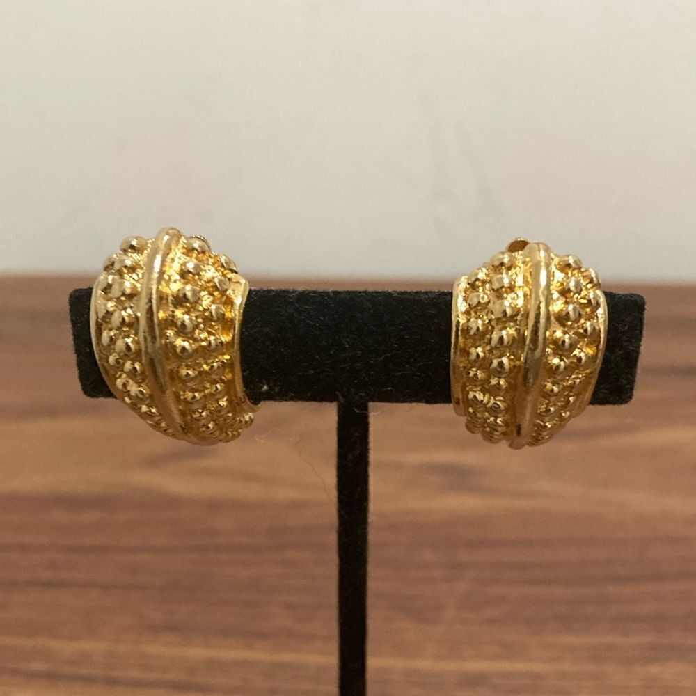 Paolo Gucci Signed Vintage Half Hoop Clip on Gold Plated Earrings.